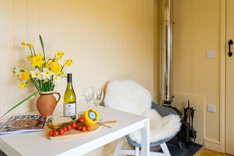 The Baytree Shepherds Hut Villa Stonehouse  Exterior photo