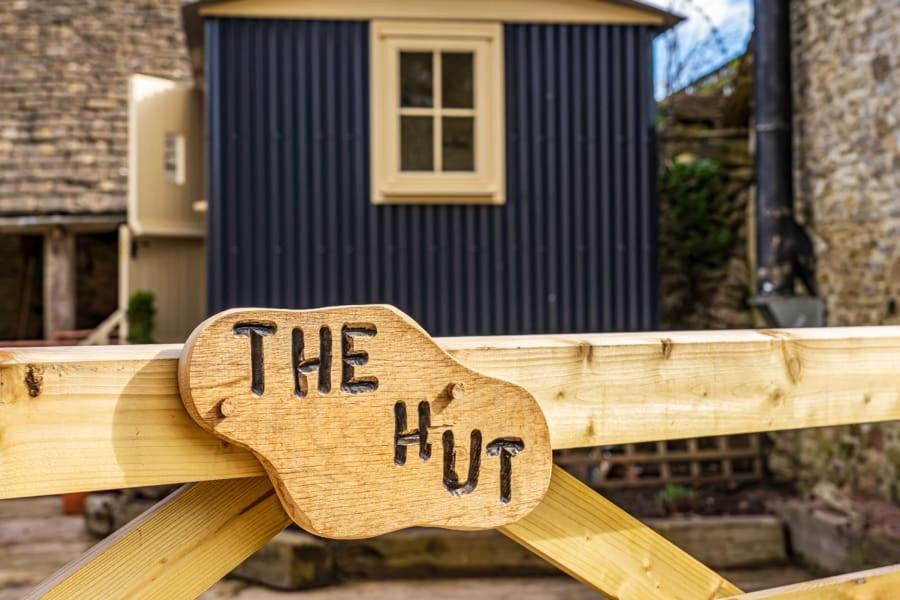 The Baytree Shepherds Hut Villa Stonehouse  Exterior photo